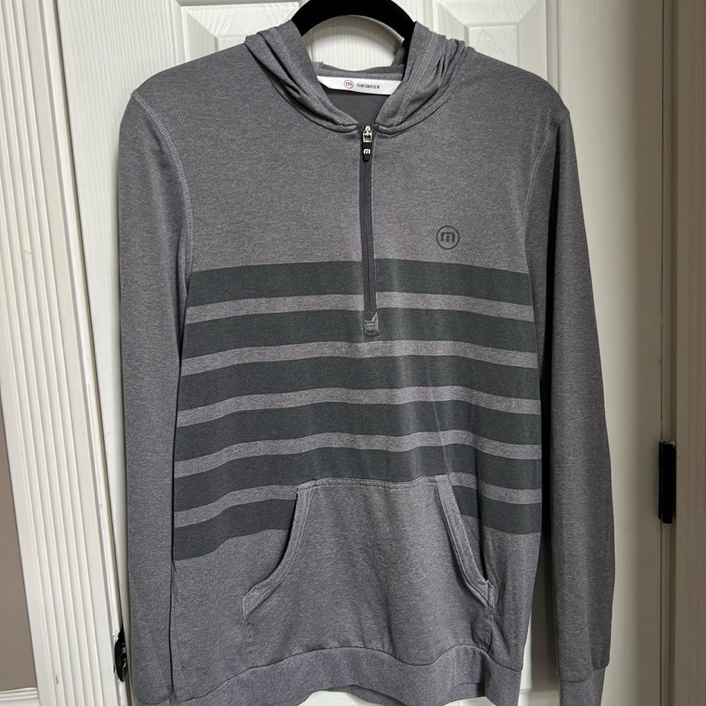 Travis Mathew lightweight hooded 1/4 zip